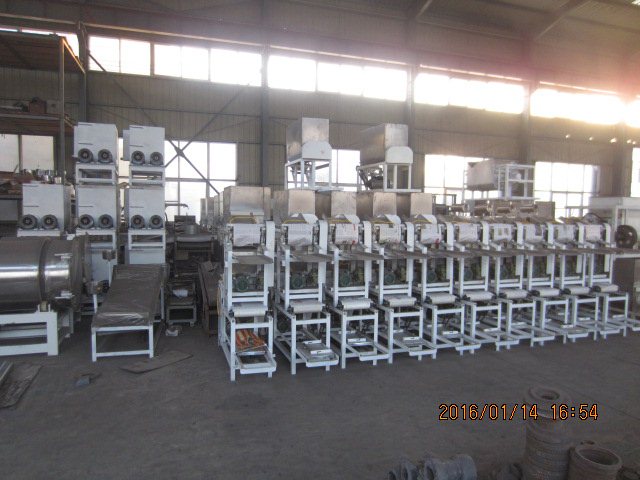 搟面皮機(jī)生產(chǎn)車(chē)間