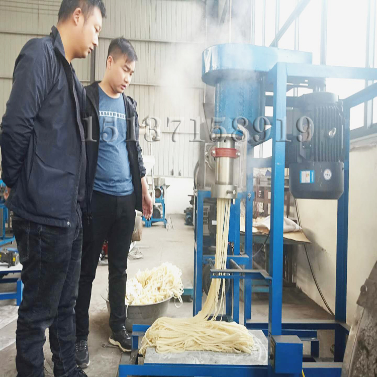 全自動牛筋面機試機現(xiàn)場