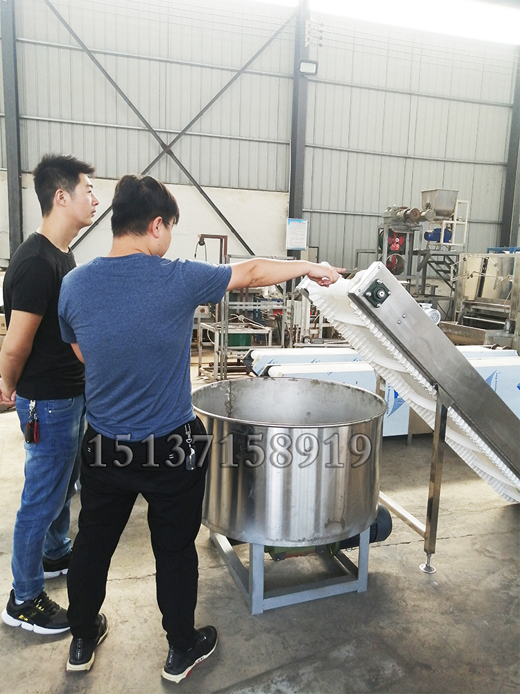 米線機(jī)生產(chǎn)車間