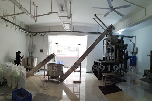 全自動米線機安裝現(xiàn)場 全自動米線機安裝現(xiàn)場