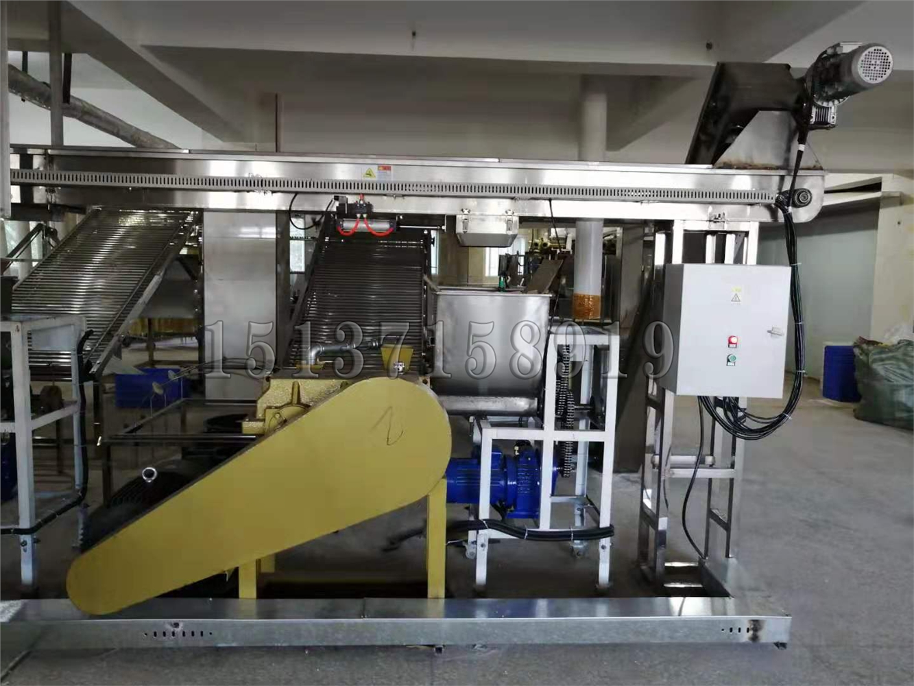 全自動米線機安裝現(xiàn)場 全自動米線機安裝現(xiàn)場