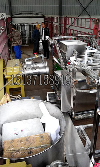 米線機(jī)發(fā)往廣西柳州